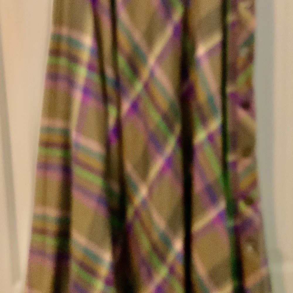Handkerchief hem plaid skirt